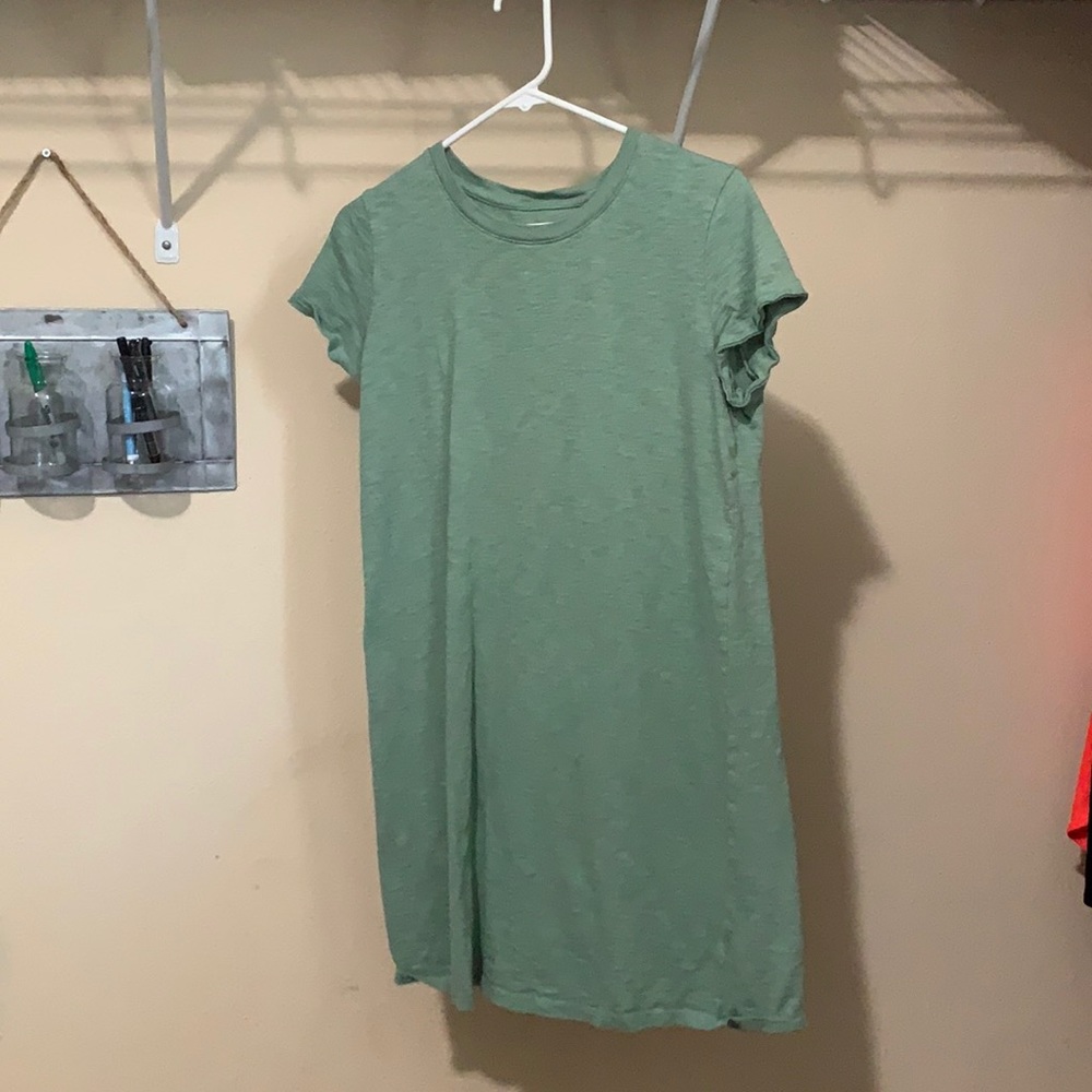 A green casual dress